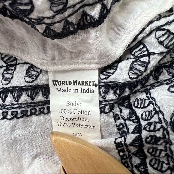 World Market Peasant Top Embroidered Blouse White Navy Size Small Boho Beach - Picture 6 of 9